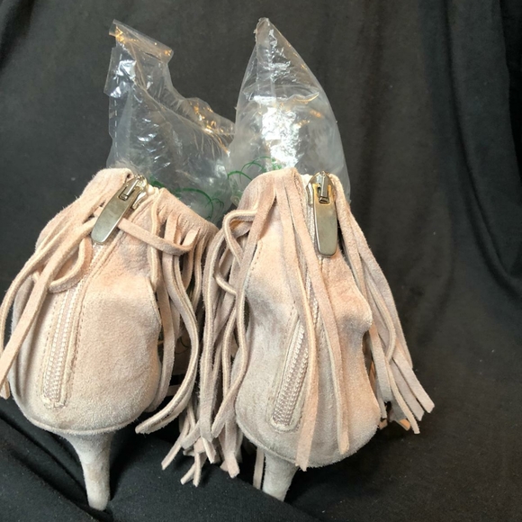 Elyse Walker Suede Fringe Sandals Size: 10 - Picture 3 of 4